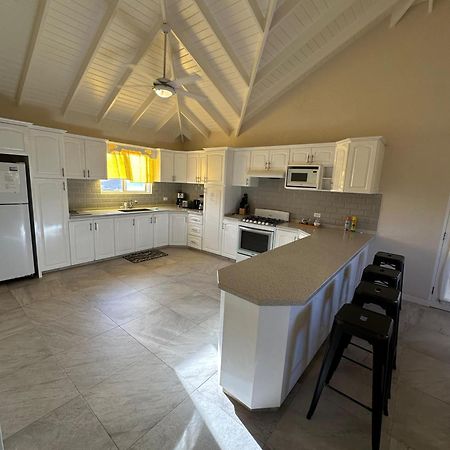 Ixoras Beach Apartments Saint Peter Bagian luar foto