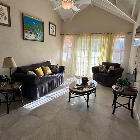 Ixoras Beach Apartments Saint Peter Bagian luar foto