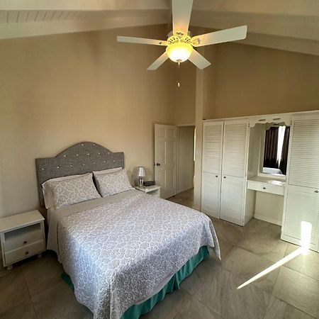 Ixoras Beach Apartments Saint Peter Bagian luar foto