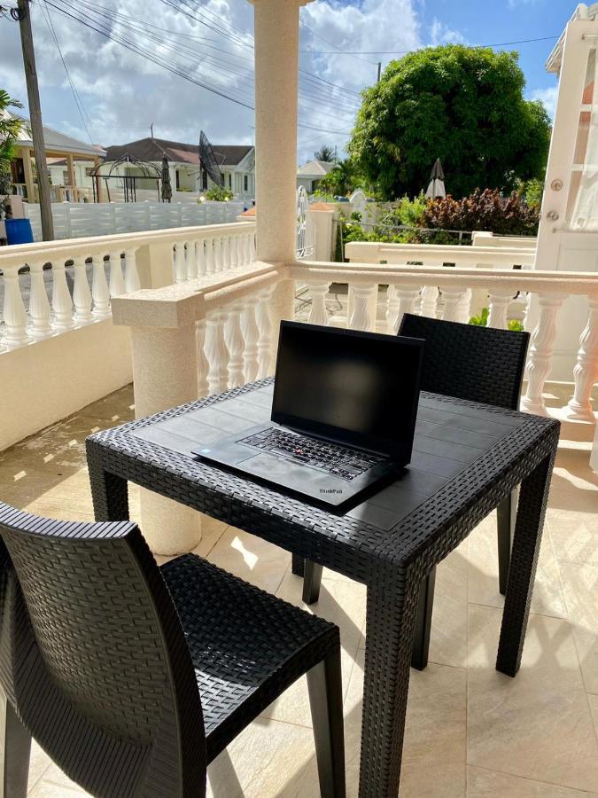 Ixoras Beach Apartments Saint Peter Bagian luar foto