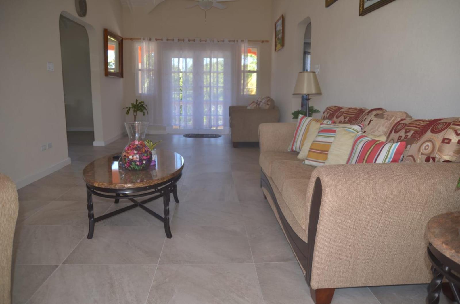 Ixoras Beach Apartments Saint Peter Ruang foto