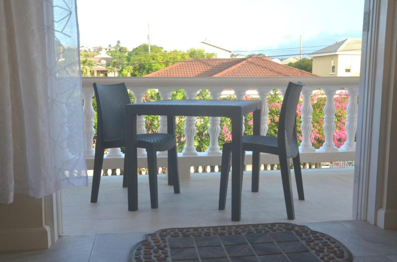 Ixoras Beach Apartments Saint Peter Bagian luar foto