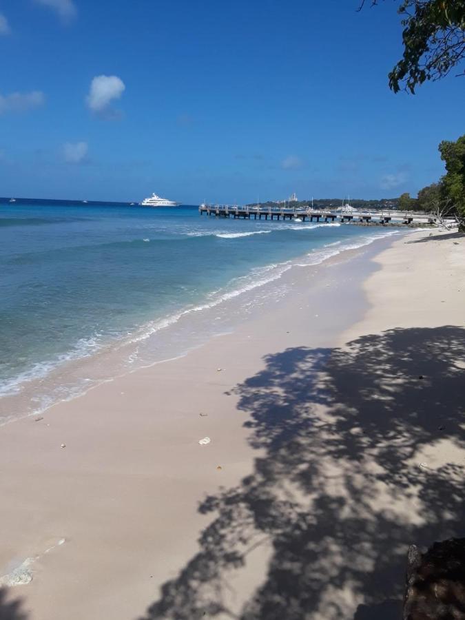Ixoras Beach Apartments Saint Peter Bagian luar foto